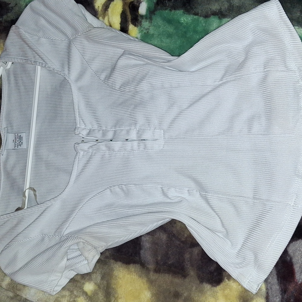 White Tight Top, Rue 21